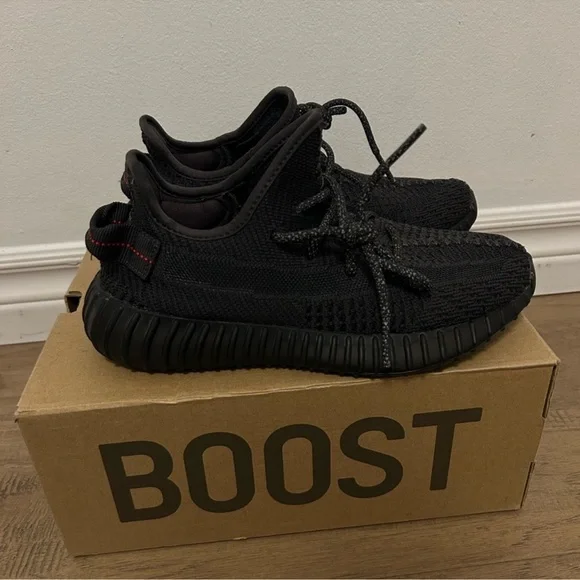 BLACK YEEZYS - Picture 3 of 4